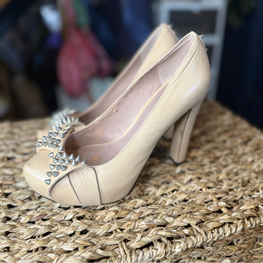 Vince Camuto Nude Studded Platform Pumps Block Heel‎ 7.5